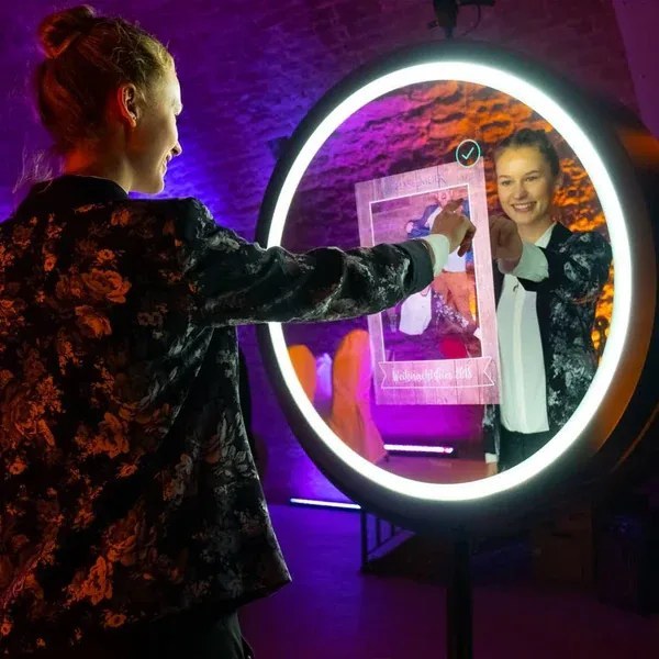 Glam Mirror is a premium interactive mirror booth with flattering illumination, a substantial physical presence and customisable guest screens.